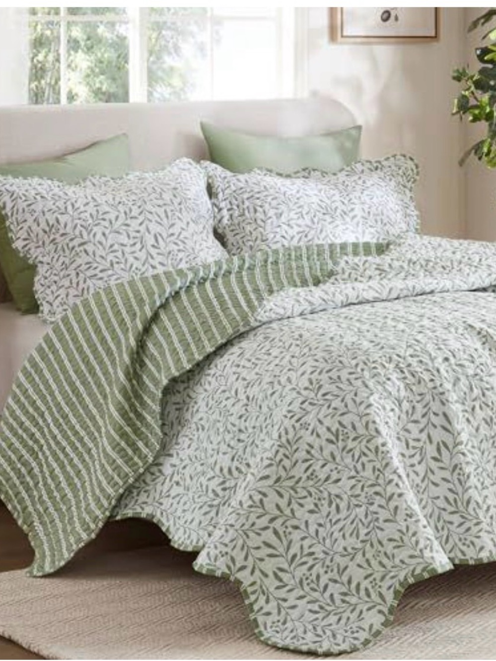 Madison Park Sage Green Leaf Reversible Quilt Set